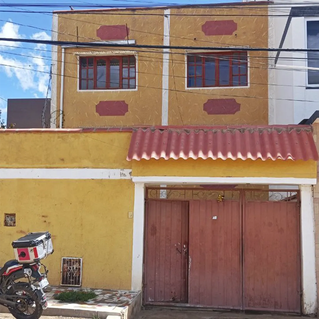 CASA EN VENTA DE OCASIÓN – IDEAL PARA INVERSIÓN O FAMILIA NUMEROSA - Imagen 2